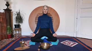 Amrita assise en méditation